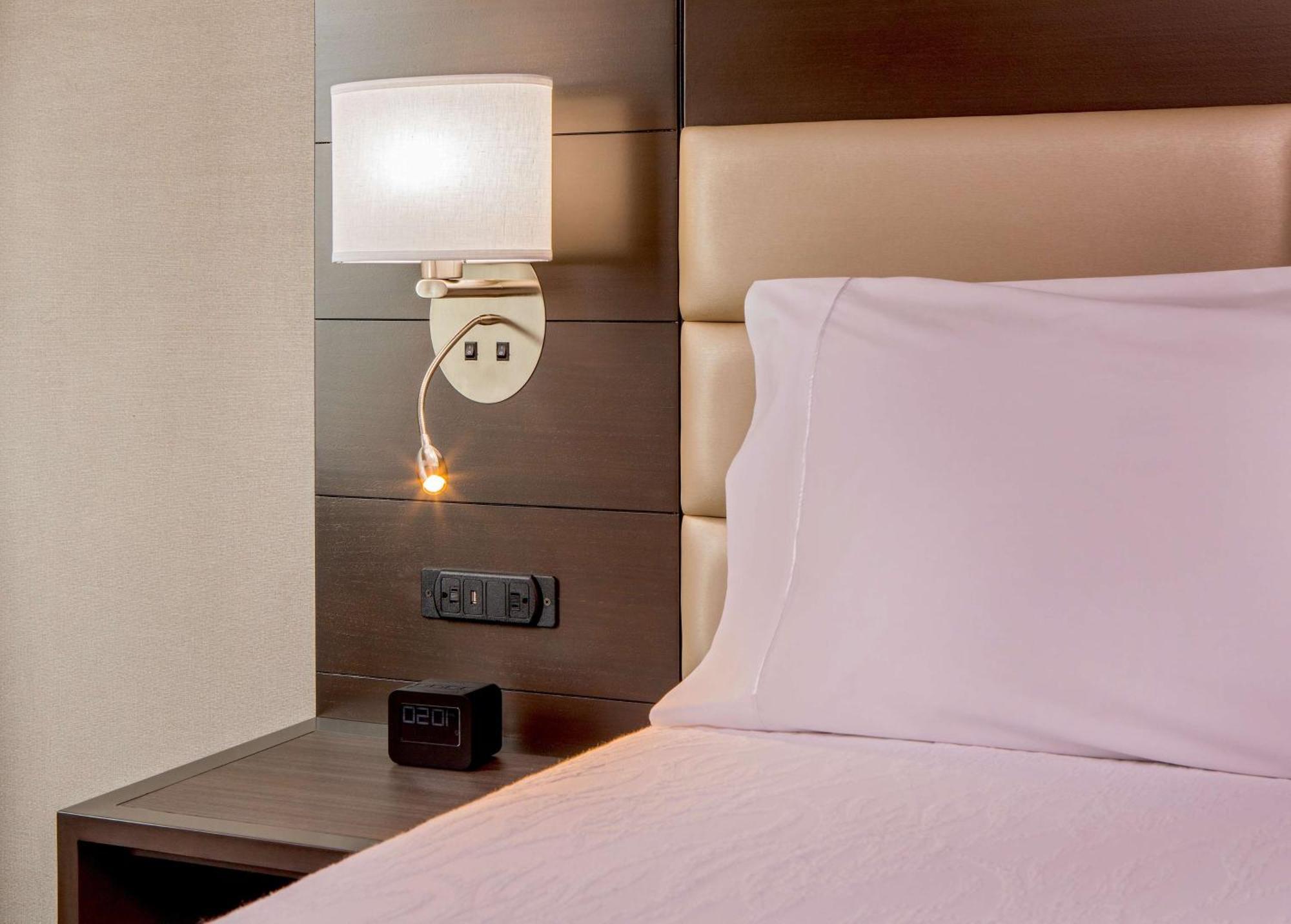 Zimmer mit Kingsize-Bett