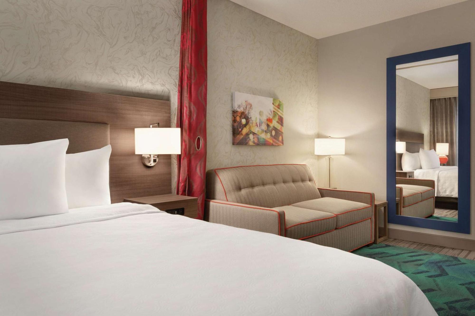 Studio-Suite mit Kingsize-Bett und Stadtblick