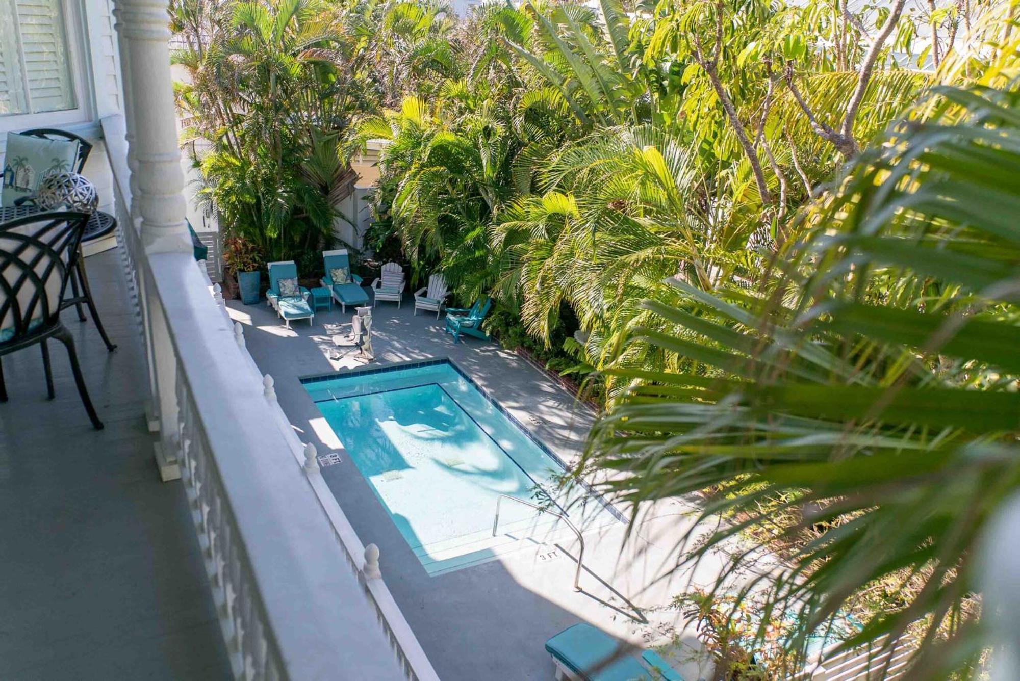 Queen Room,1588269136:JPEG