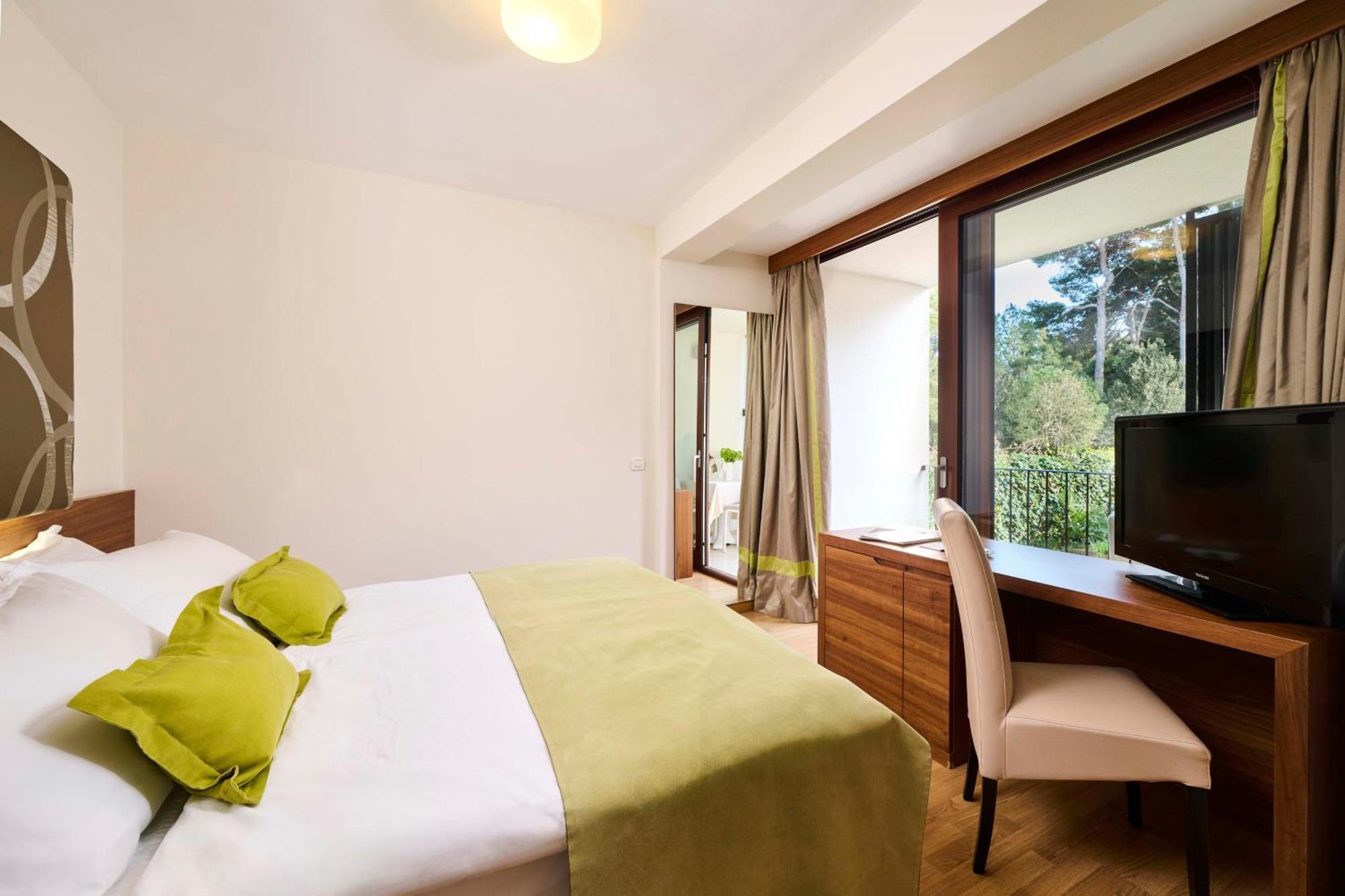 Standard Double or Twin Room,1565559517:JPEG