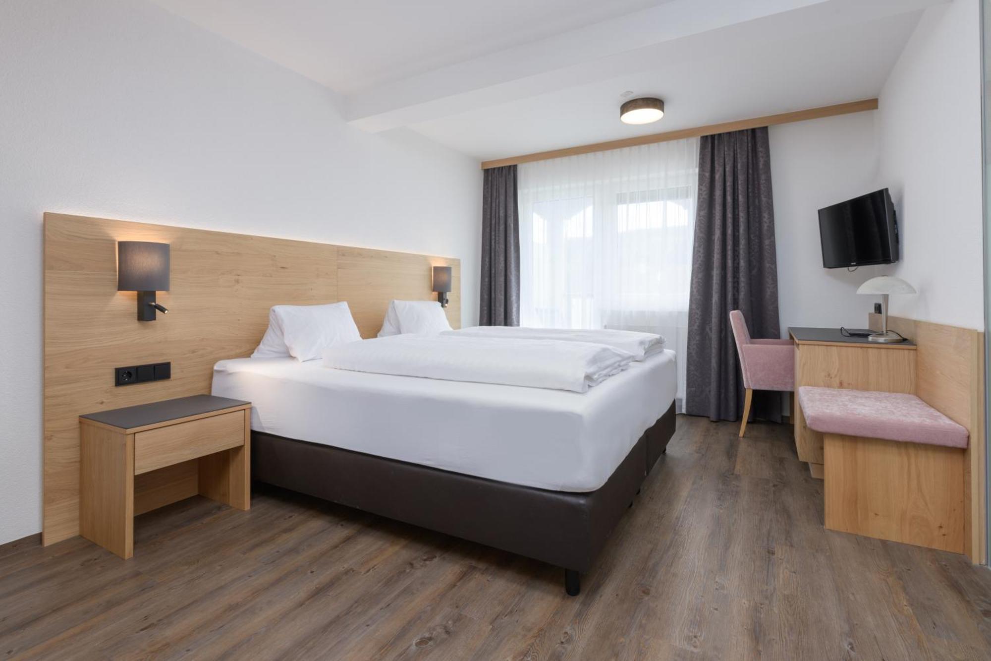 Doppelzimmer mit Balkon
