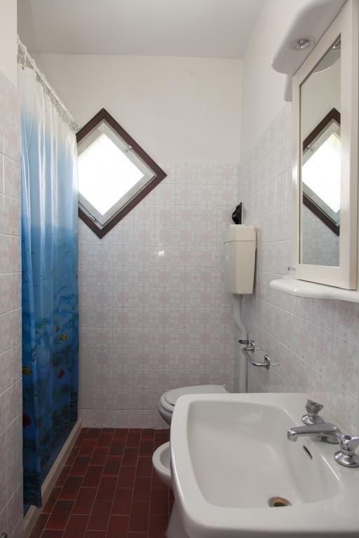 Kleines Doppel-/Zweibettzimmer