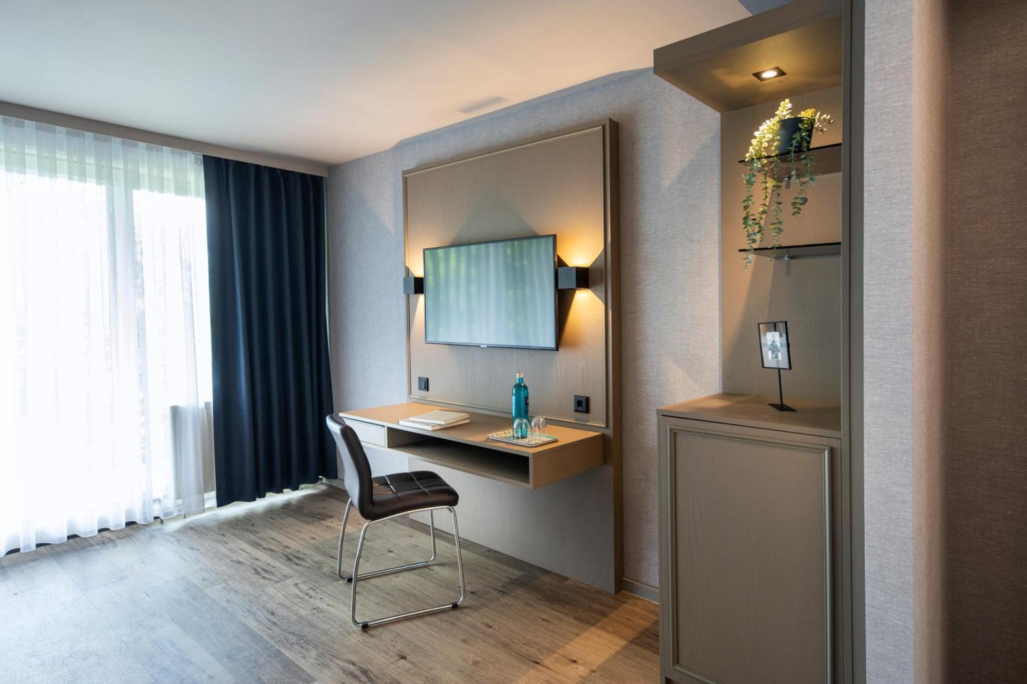 Double Room,1596944489:JPEG
