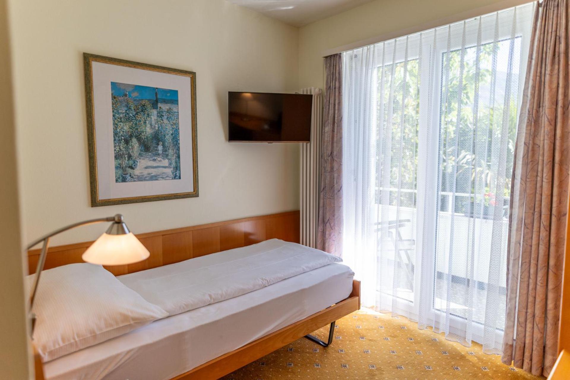Single Room with Balcony,1598886722:JPEG