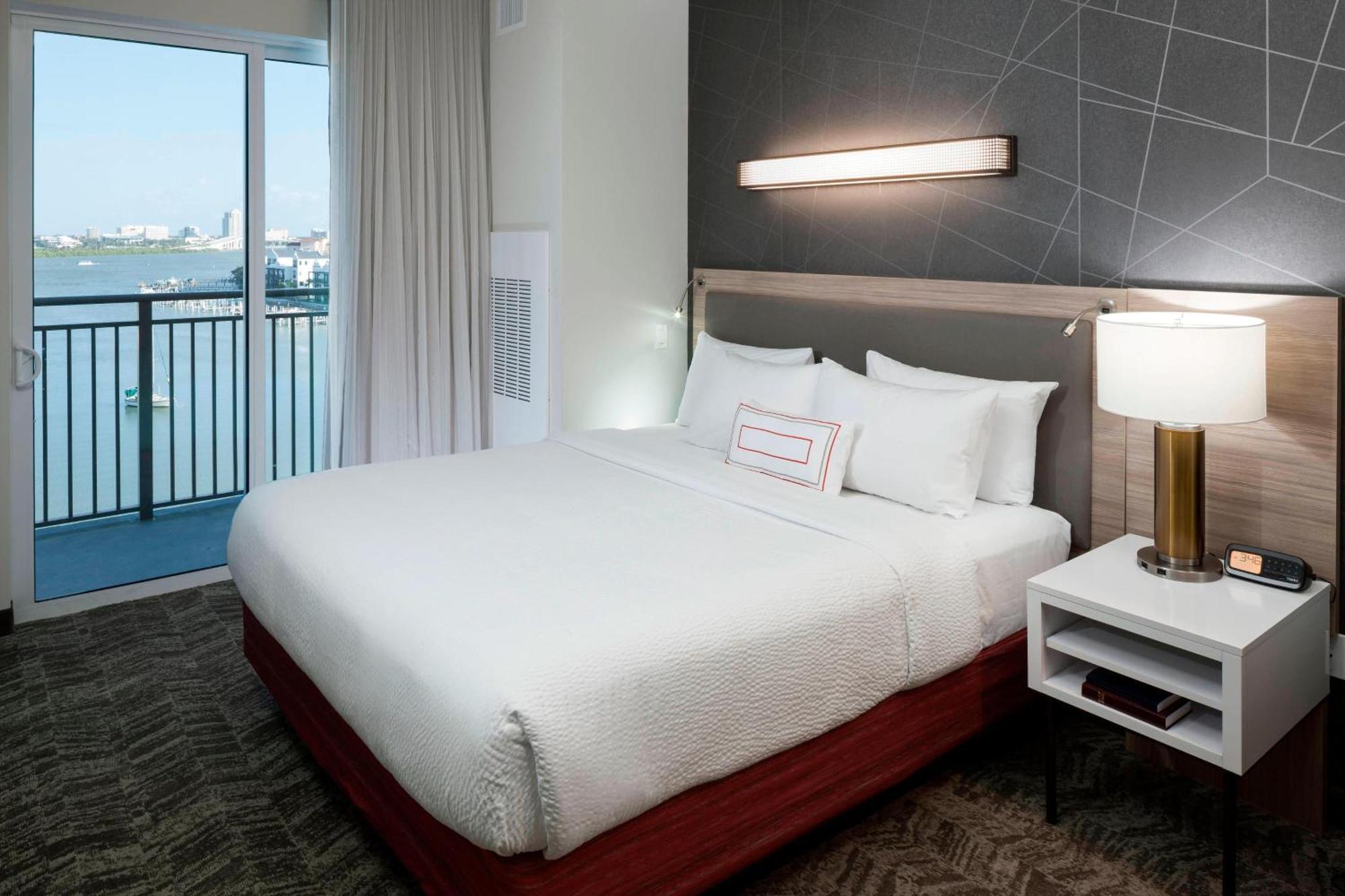 Suite mit Kingsize-Bett, Schlafsofa und Balkon