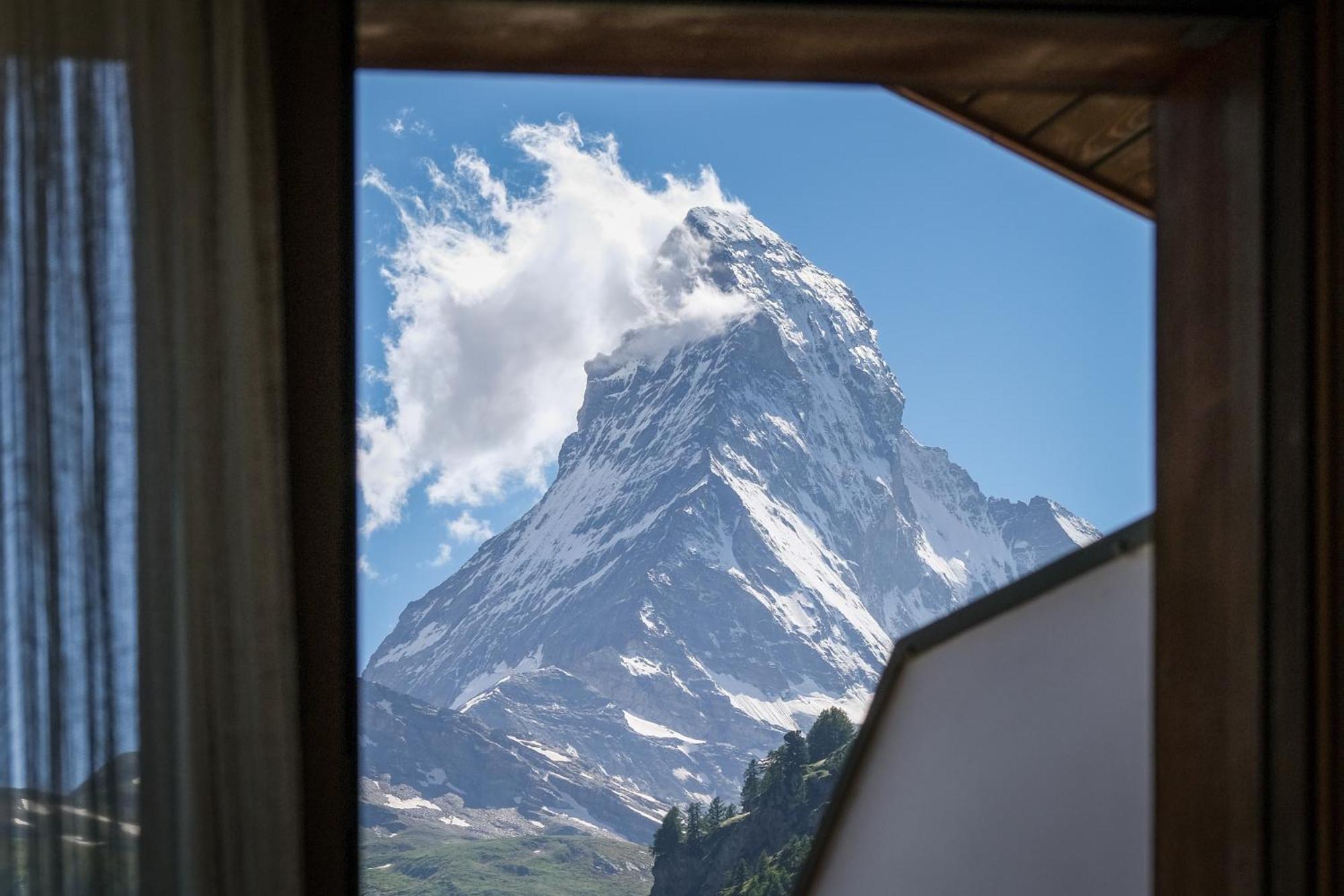 Zweibett- oder Doppelzimmer mit Blick auf das Matterhorn