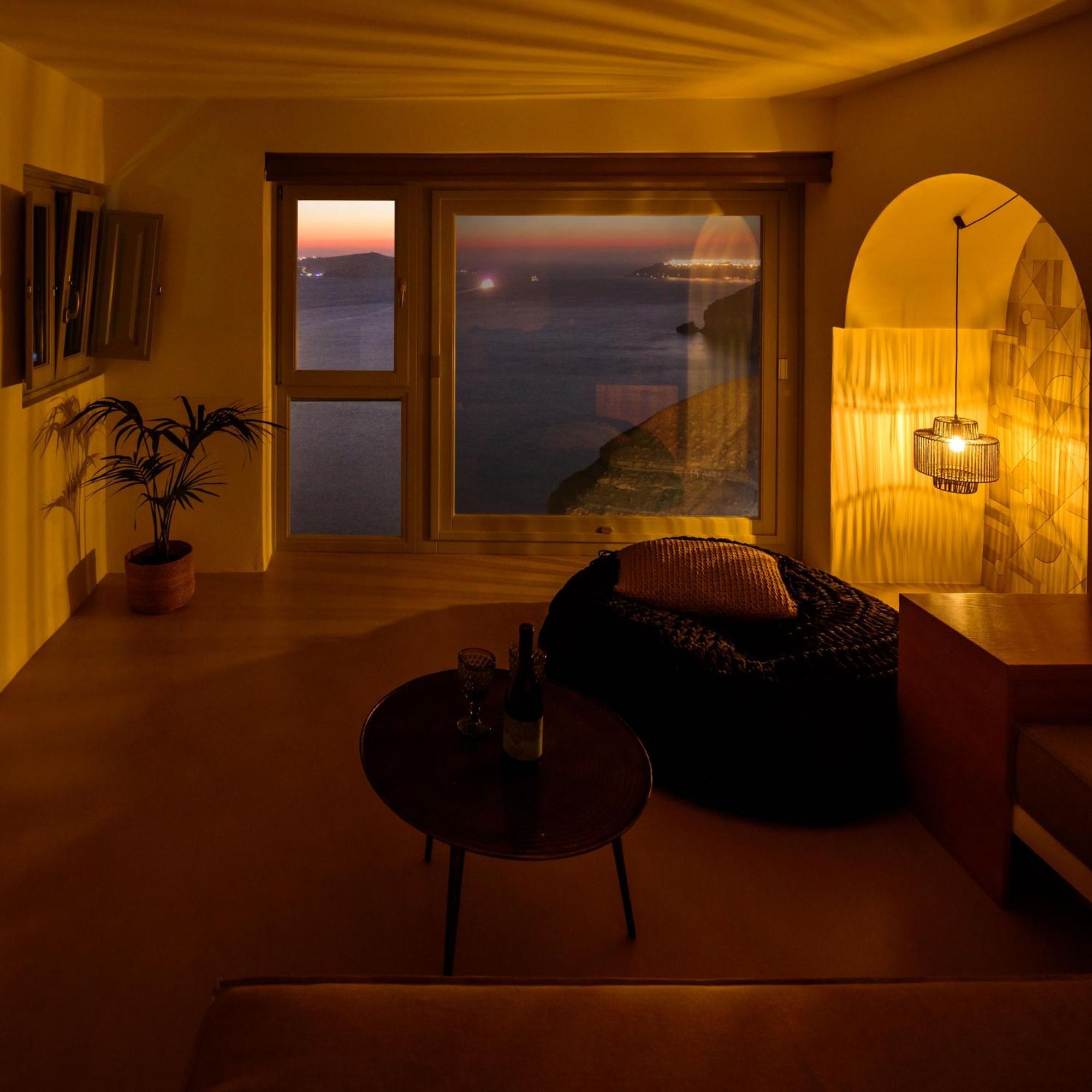 King Suite with Whirlpool,1610235407:JPEG