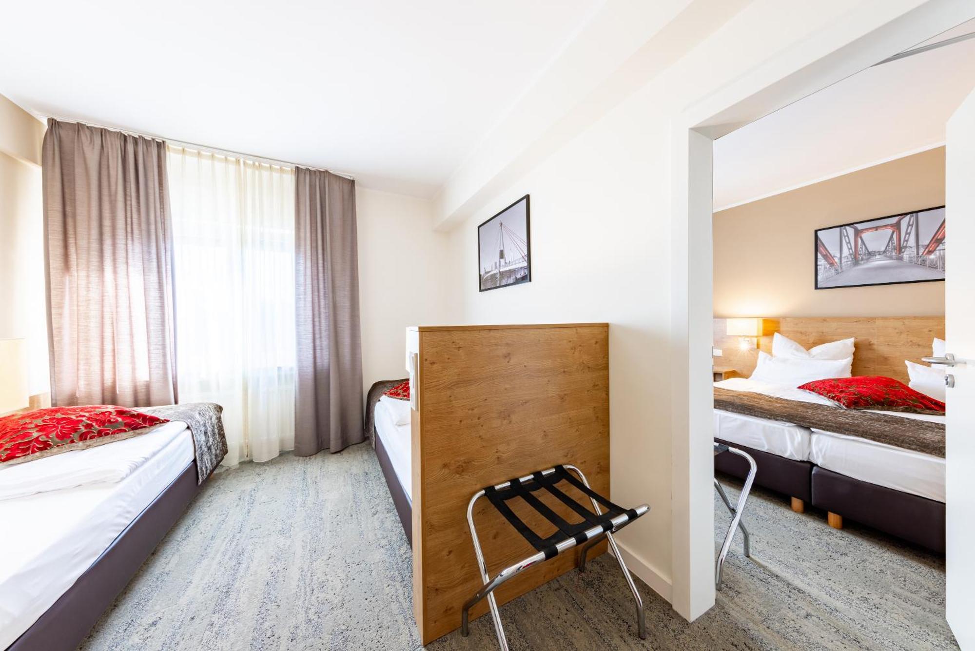 Twin Room,1611057347:JPEG