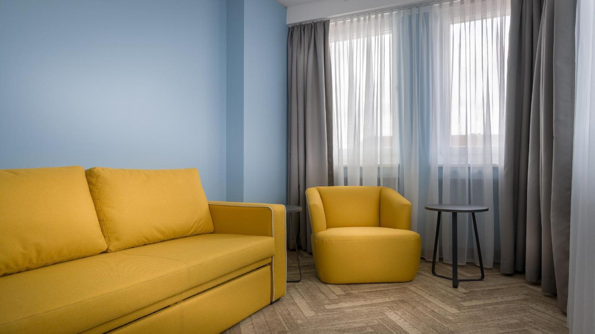 Premium Queen room single sofa bed