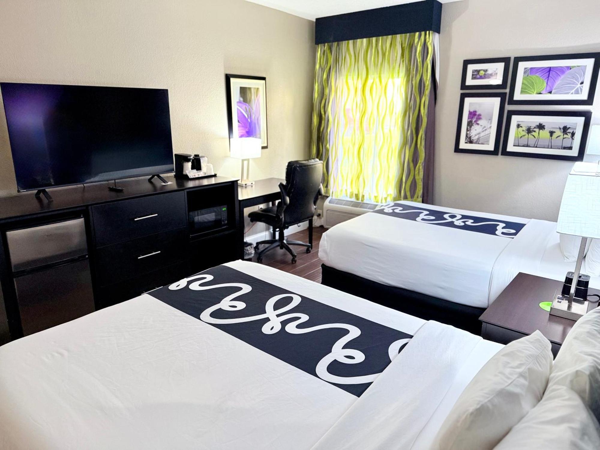 Zimmer mit 2 Queensize-Betten