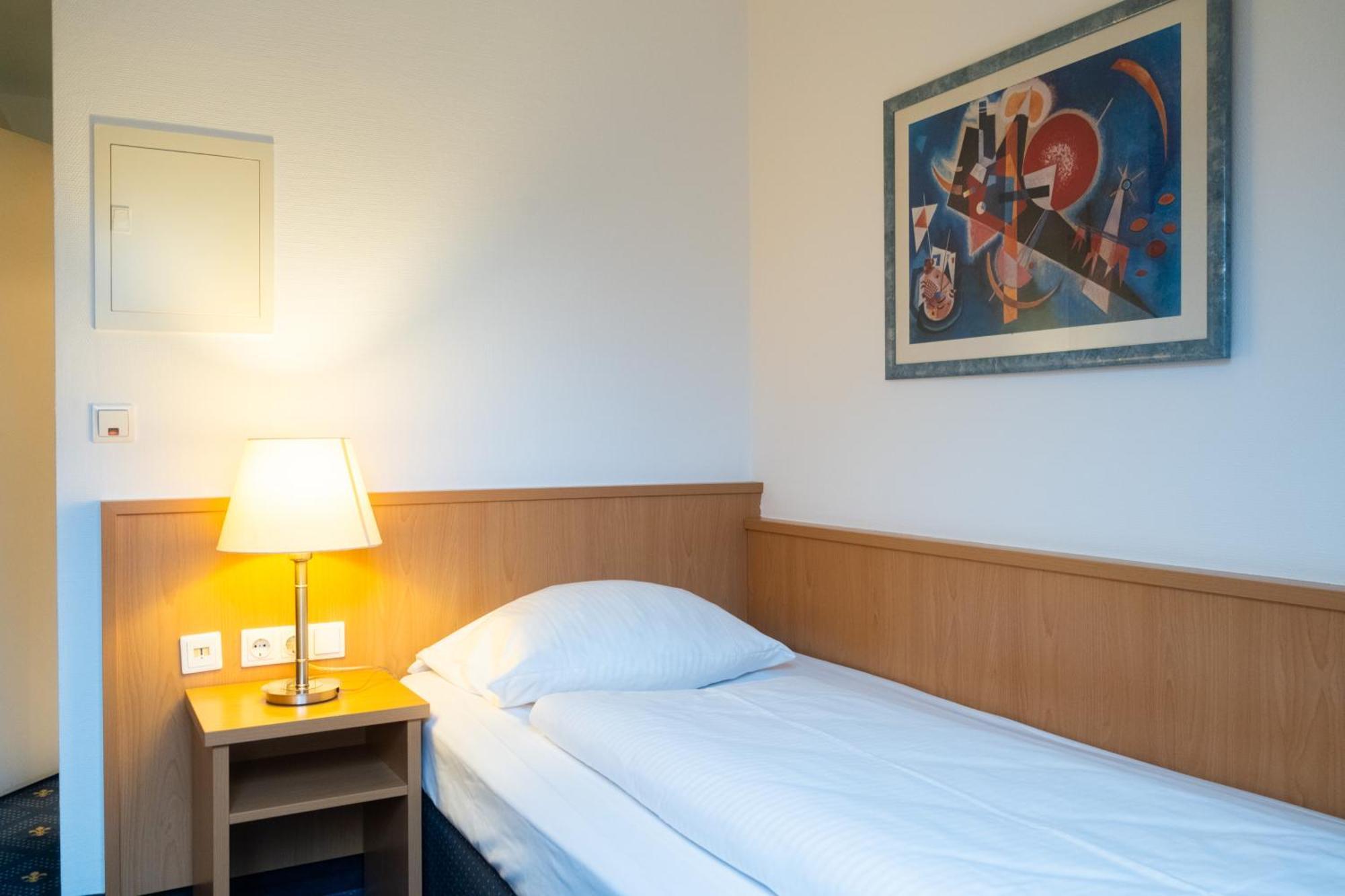 Single Room,1647717984:JPEG