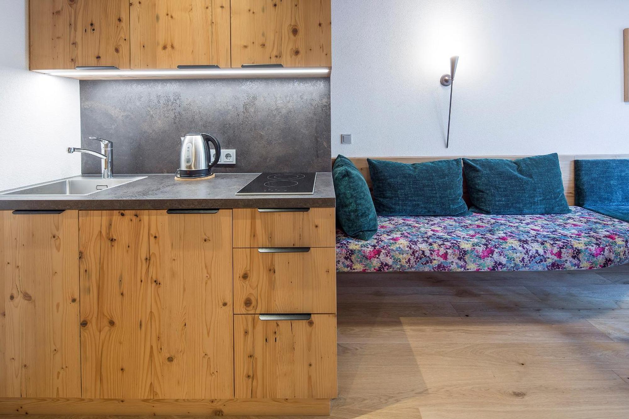 One-Bedroom Apartment Terrace,1661118012:JPEG