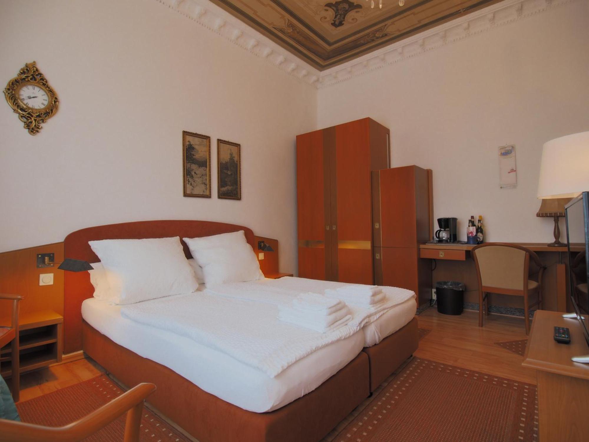 Standard Double Room,1663407596:JPEG