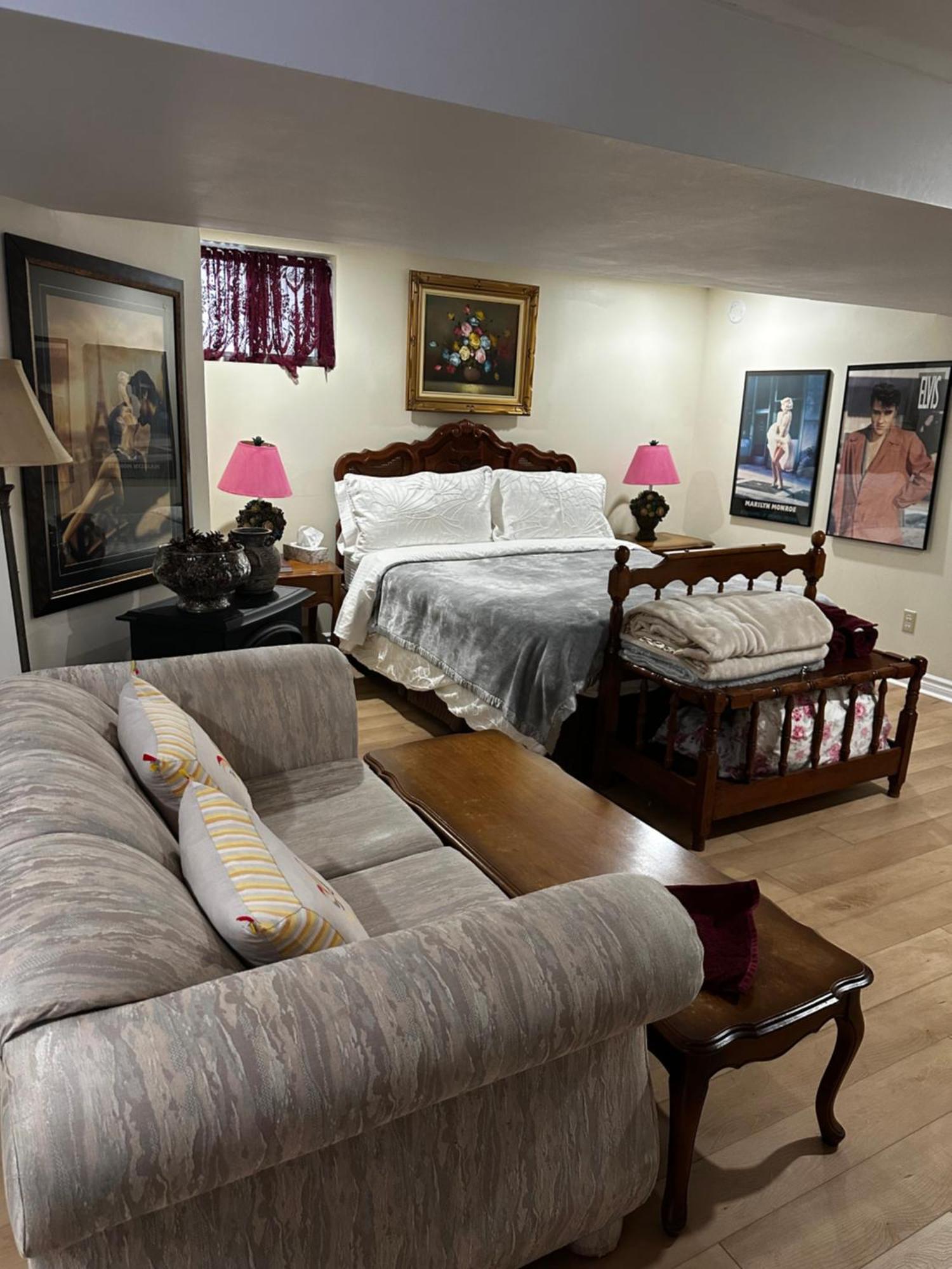 Deluxe Double Room Bath,1663744399:JPEG