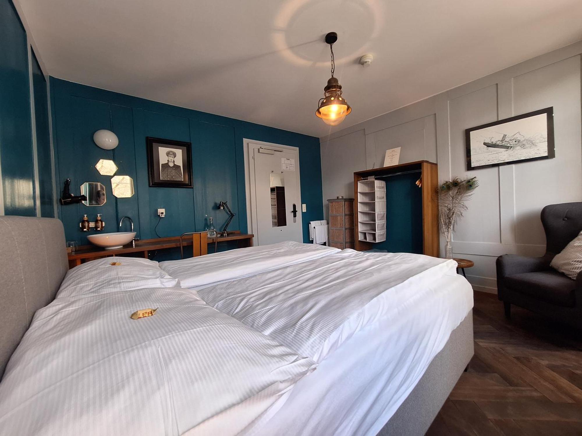 Double Room,1666663594:JPEG