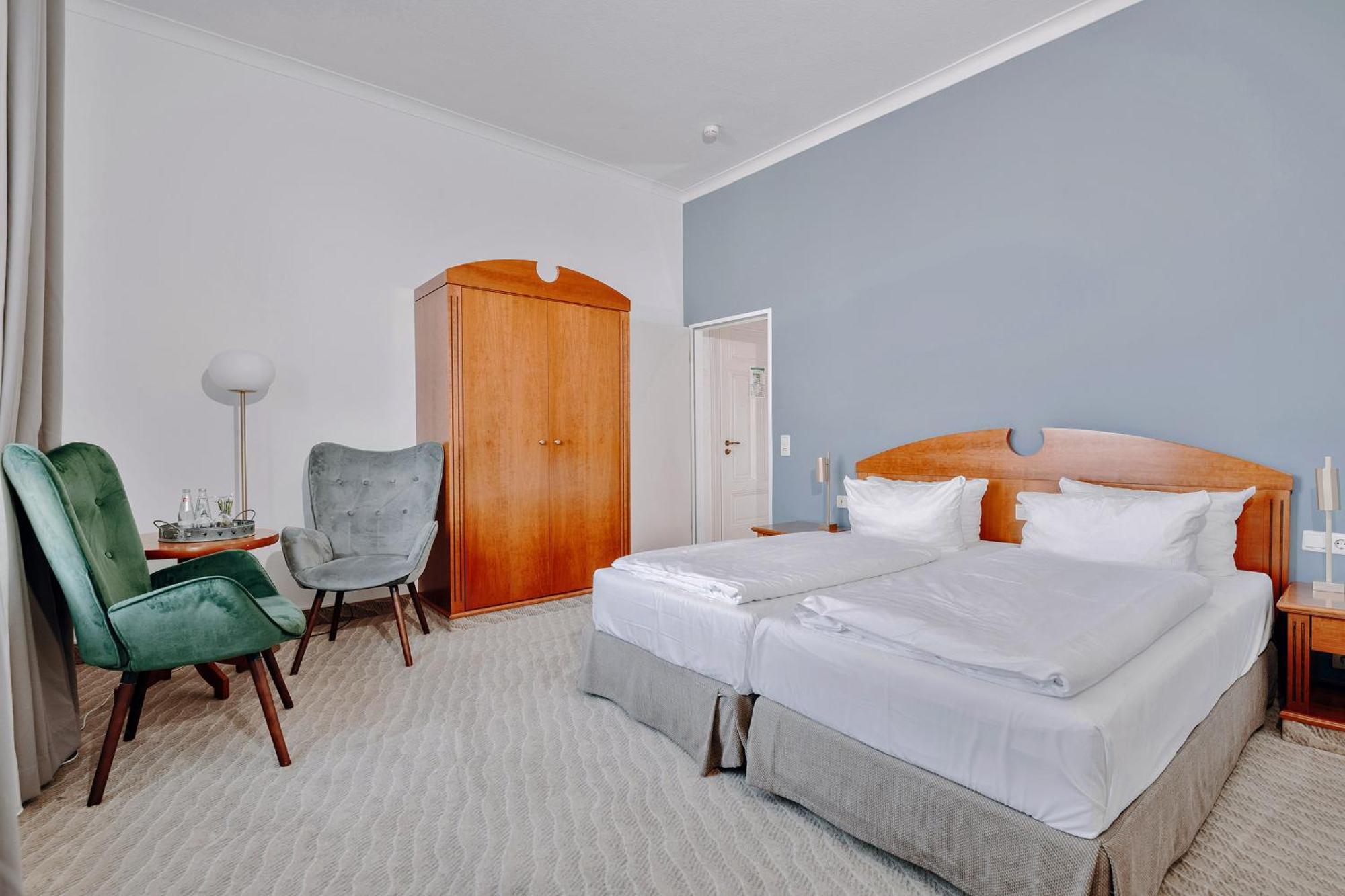 Double Room,1666642207:JPEG