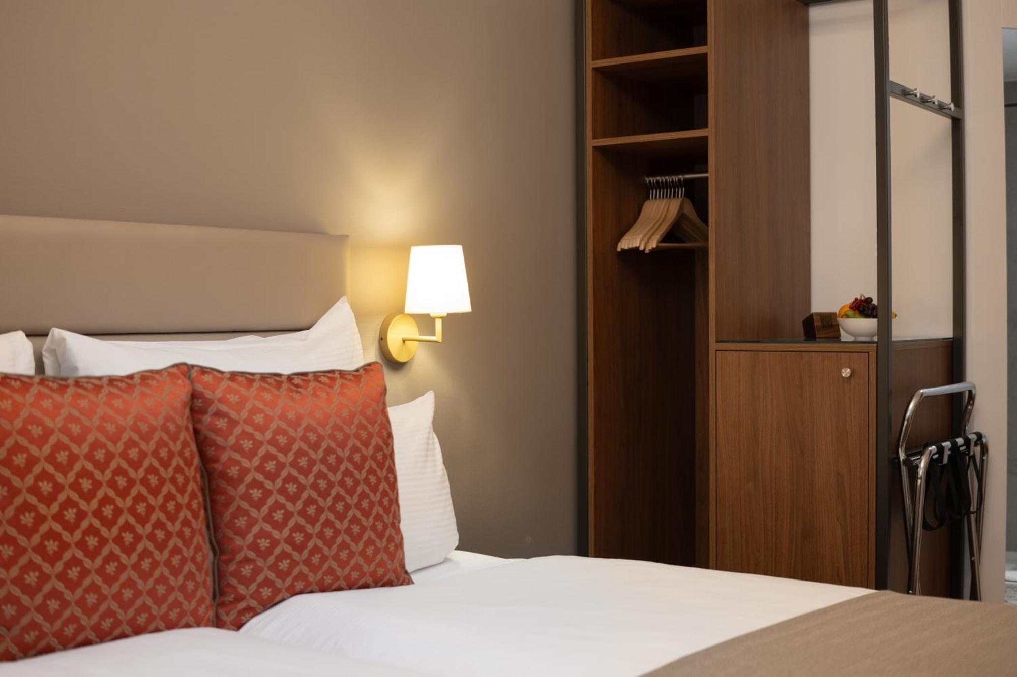 Double room city side 10m2