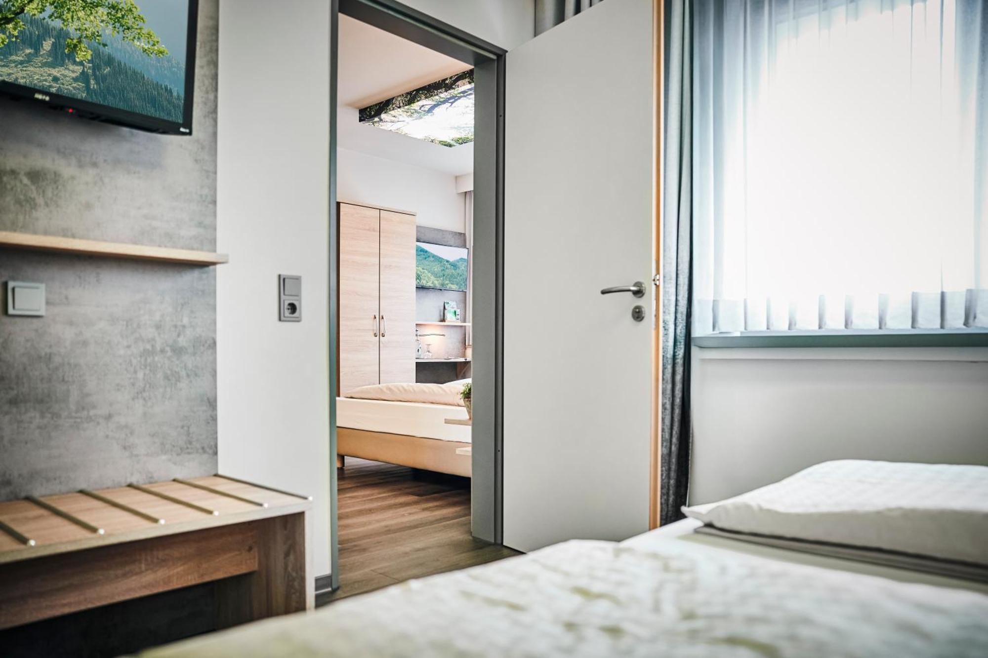 Twin Room,1676732177:JPEG