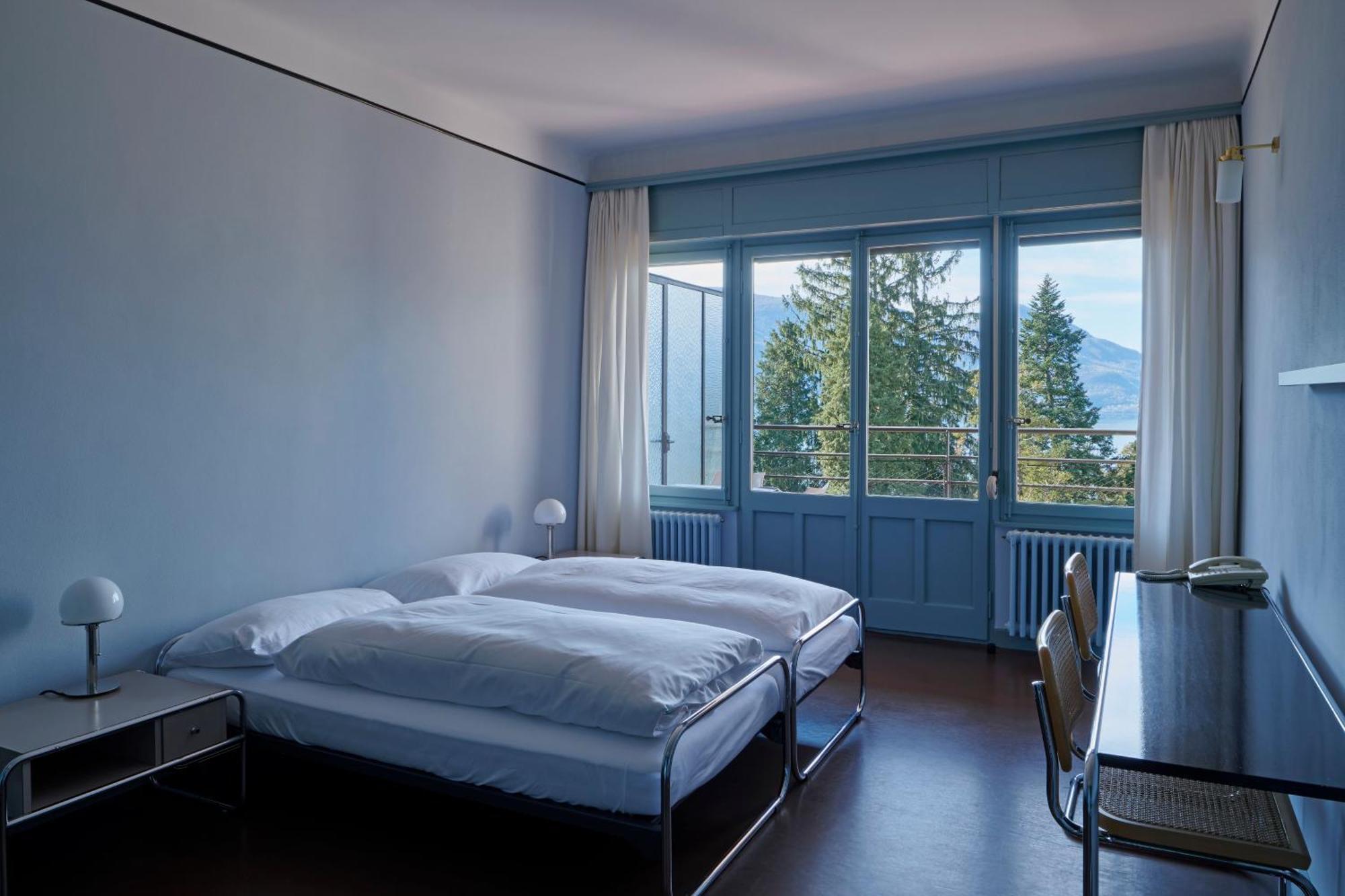 Comfort Zweibettzimmer mit Balkon und Seeblick