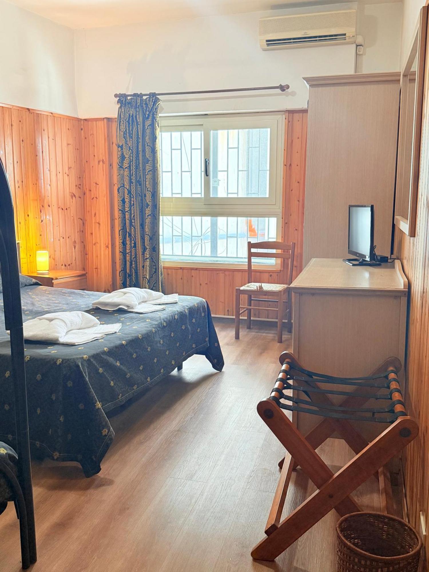 Economy Double or Twin Room