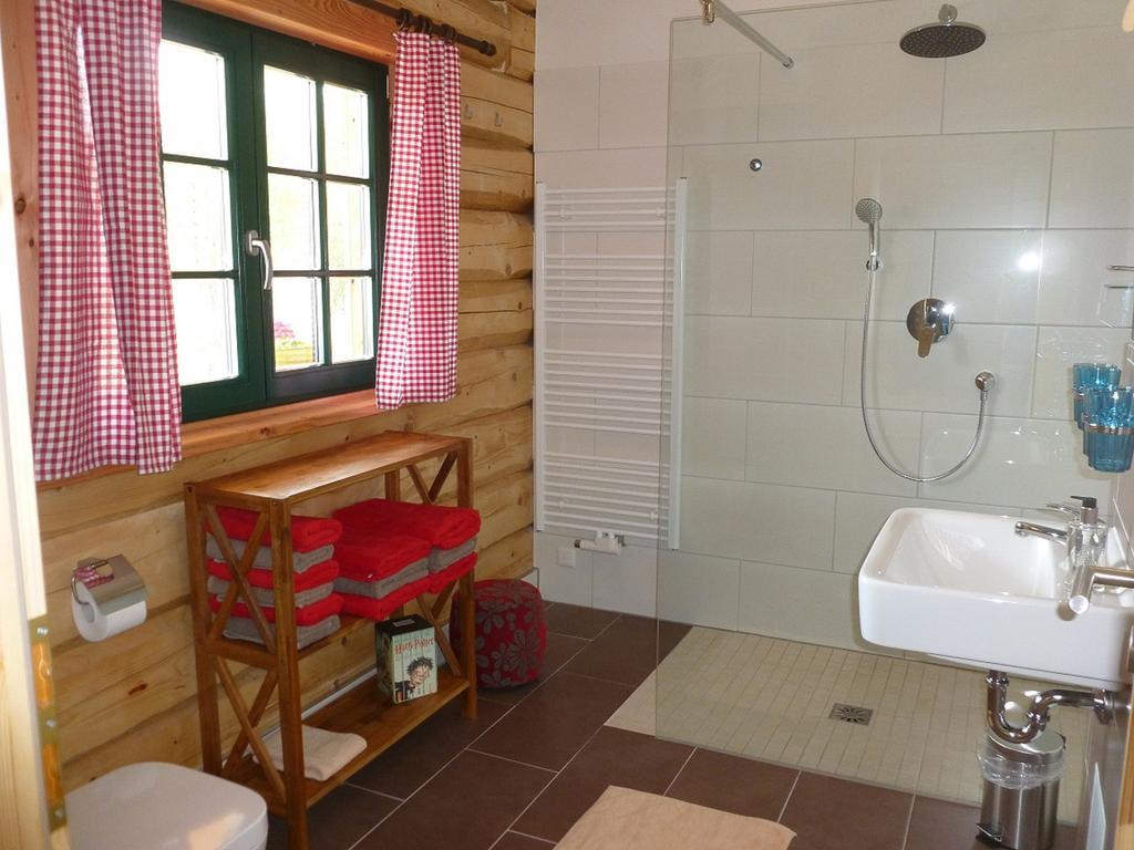 Two-Bedroom House,167986410:JPEG