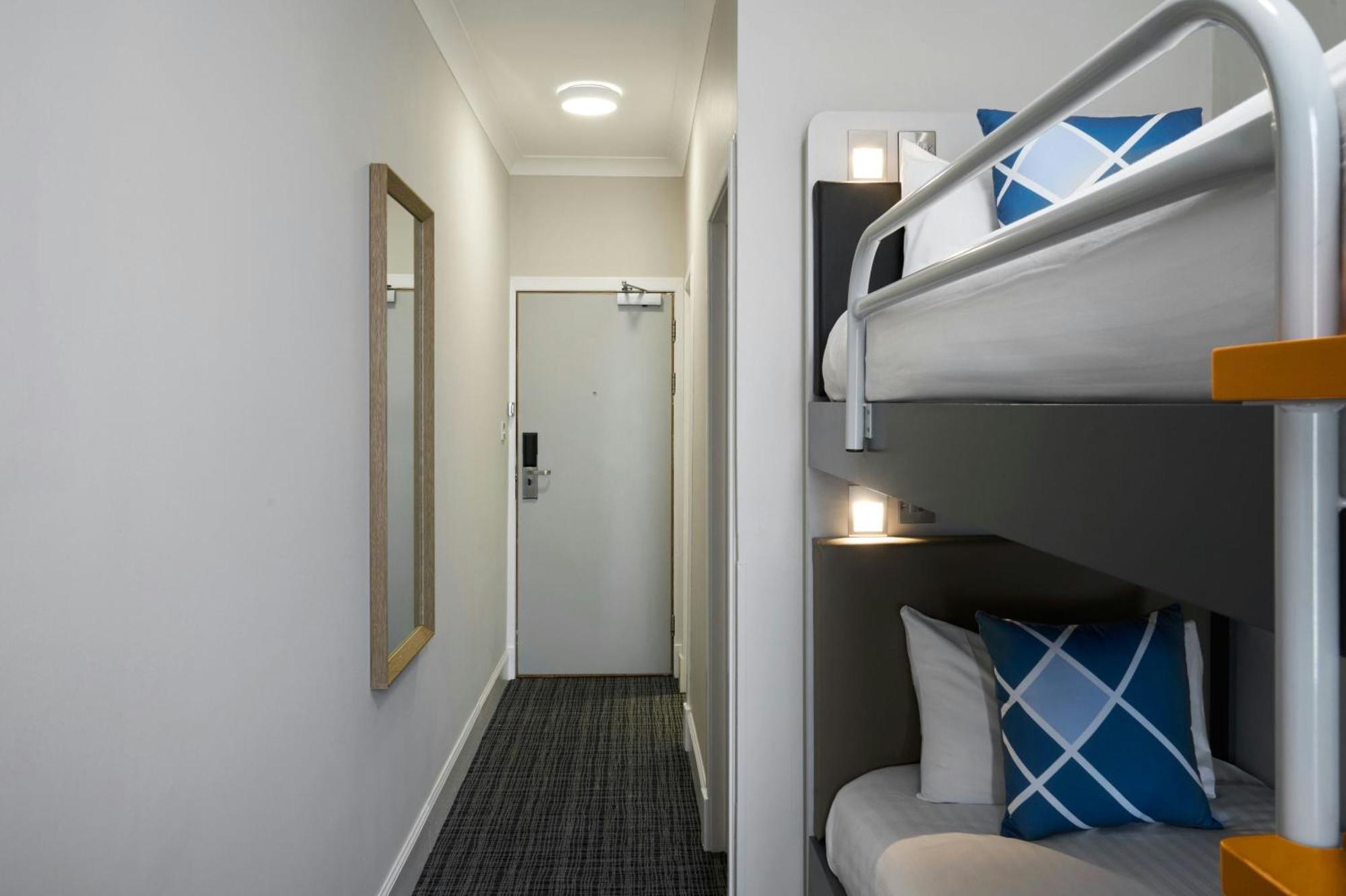 Efficient Room with Two Twin Bunk Beds,1687480995:JPEG