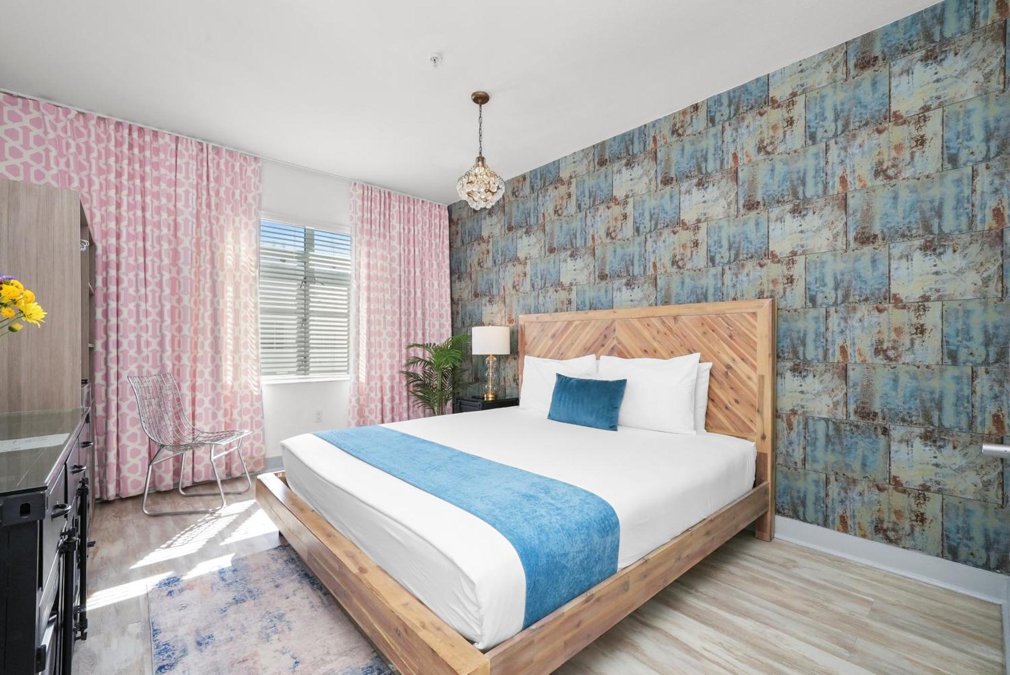 Standard King Room