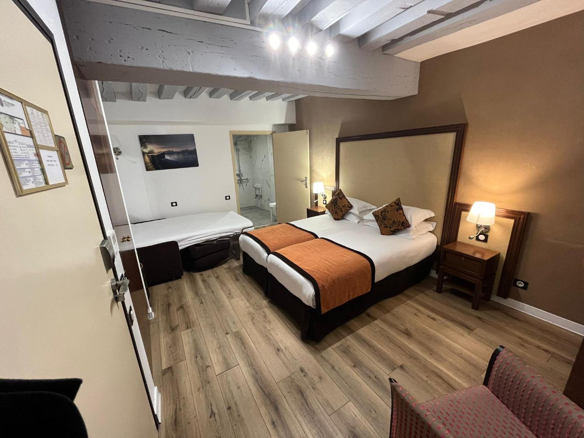 FAMILY Room Accessible to Persons Reduced Mobility Ground Floor Courtyard View,1694533016:JPEG