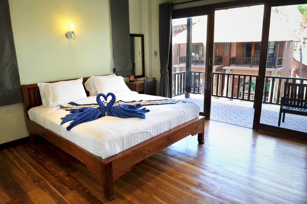 Standard Doppelzimmer mit Poolblick