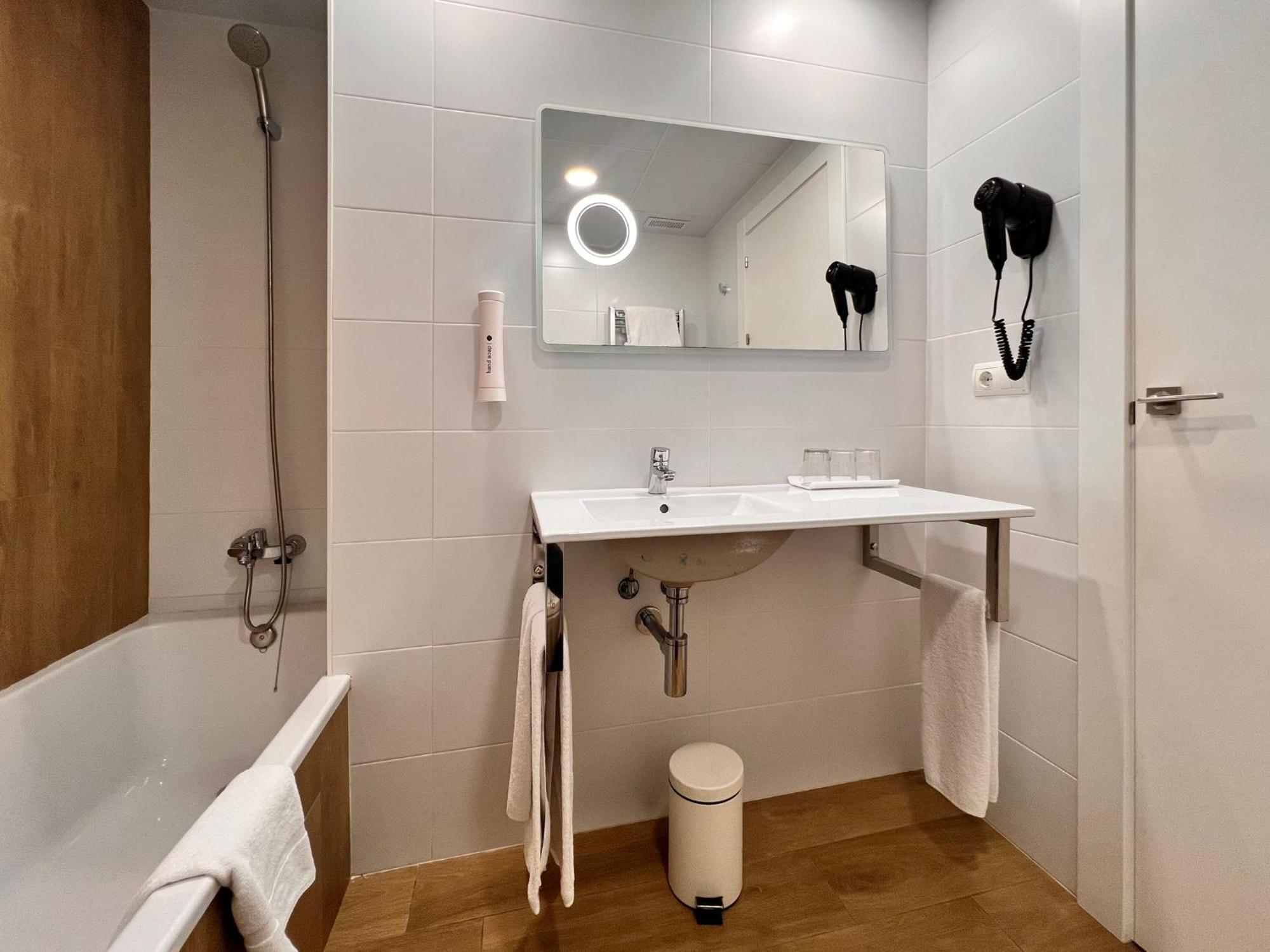 Triple Room,1716986149:JPEG