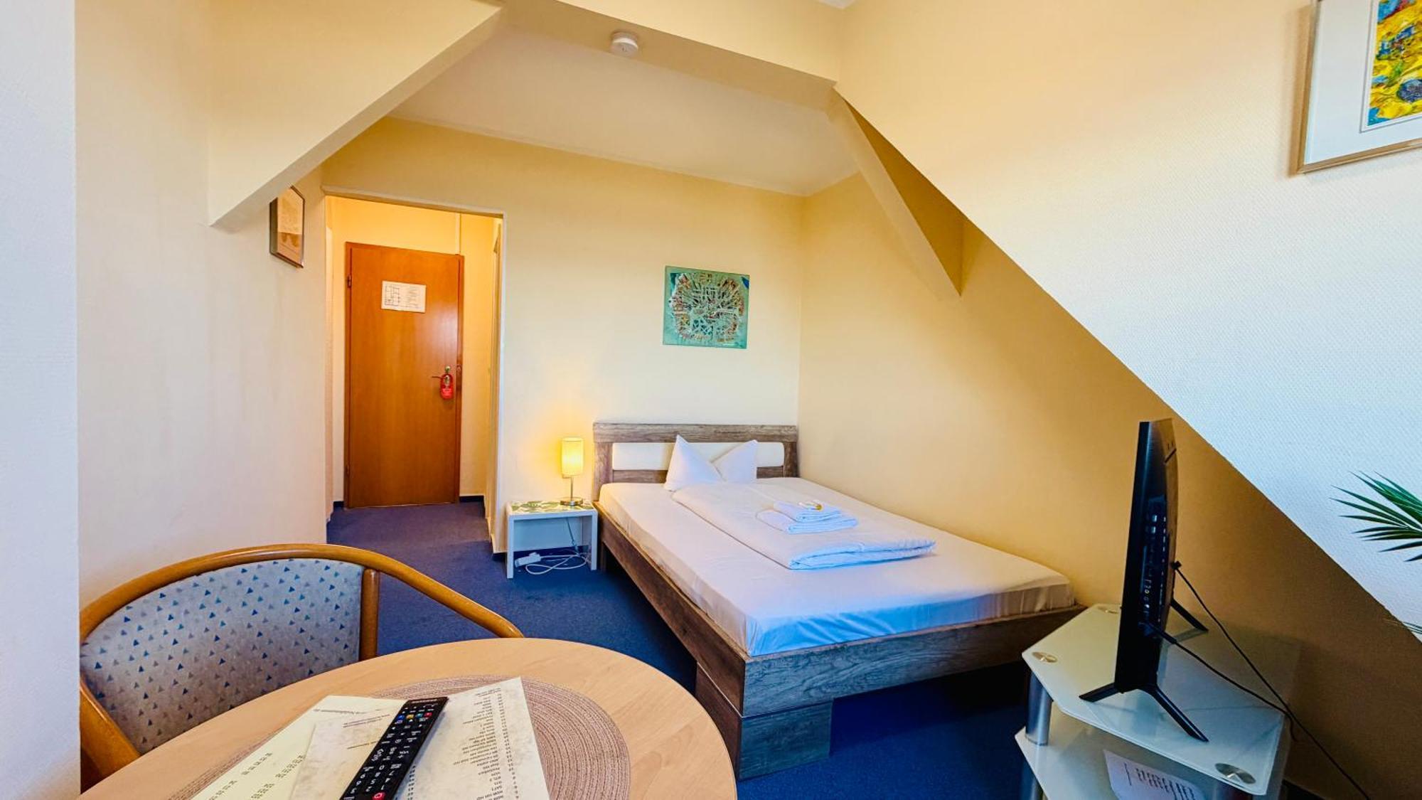 Single Room Sea View,1730012134:JPEG