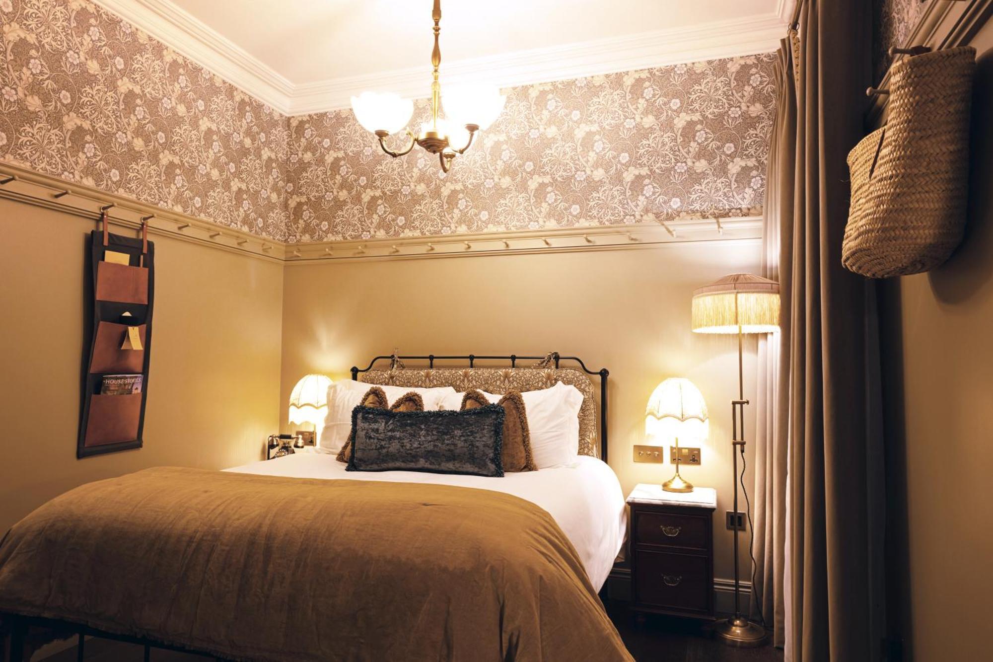 Double Room,1742633593:JPEG