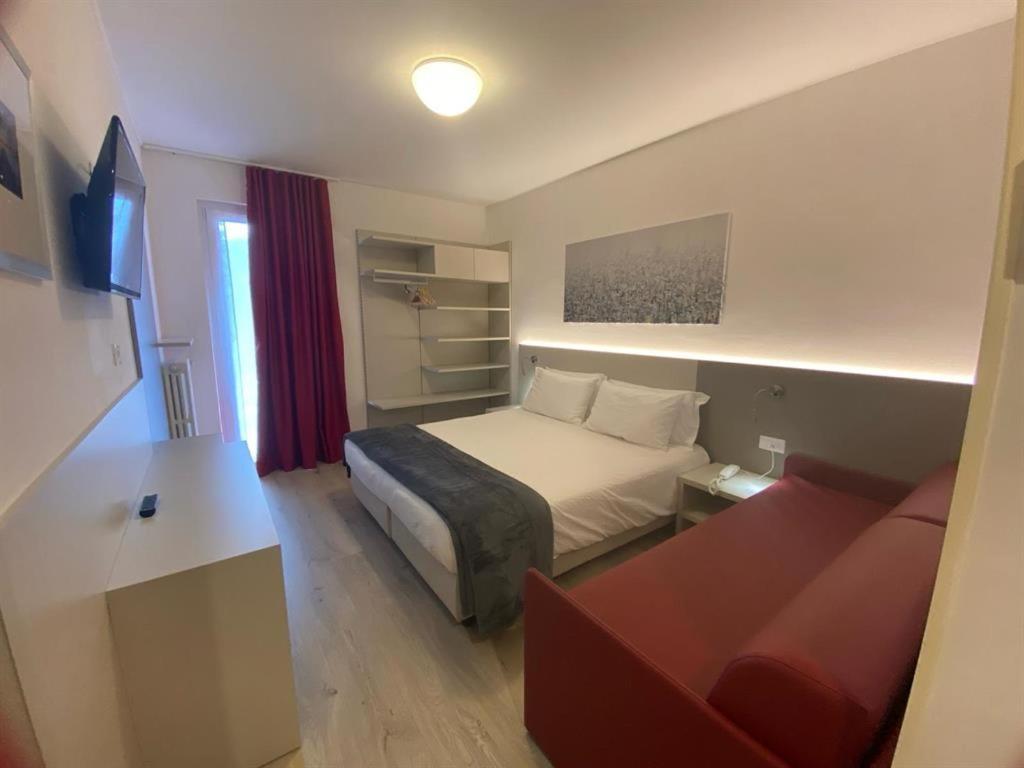 Double Room with Balcony and Lake View,1765222311:JPEG