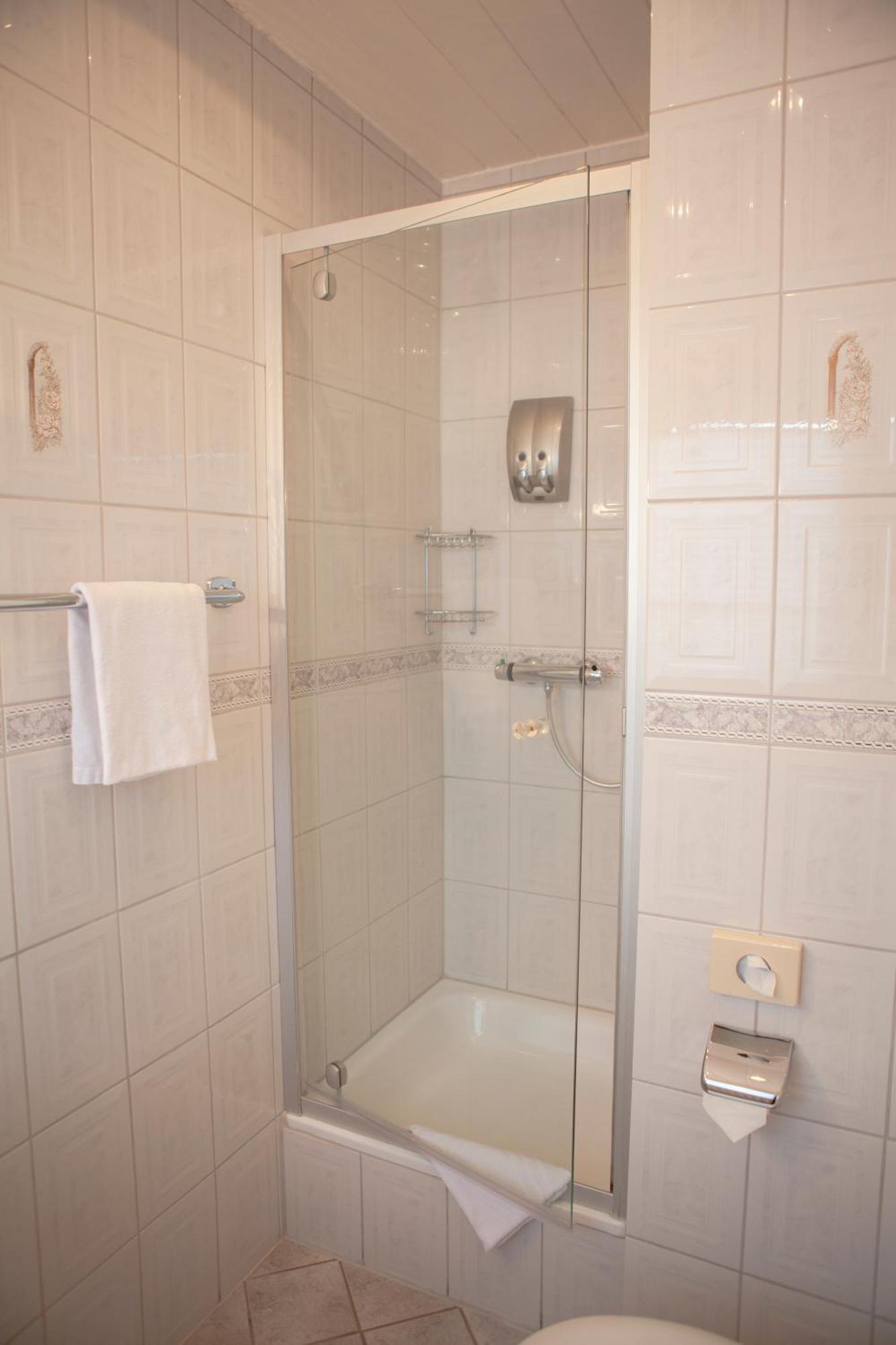 Budget Single Room,1743734099:JPEG