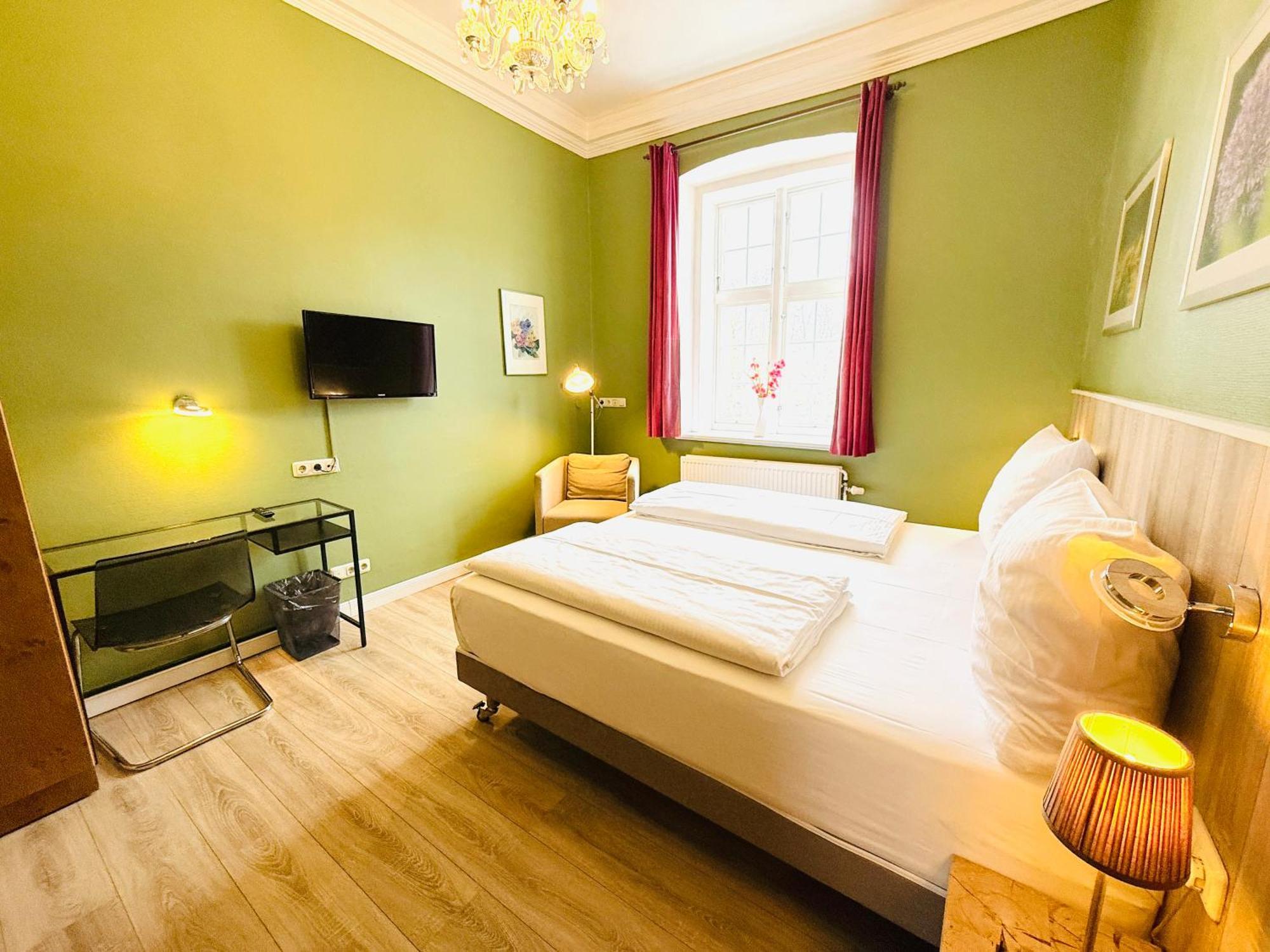 Standard King Room