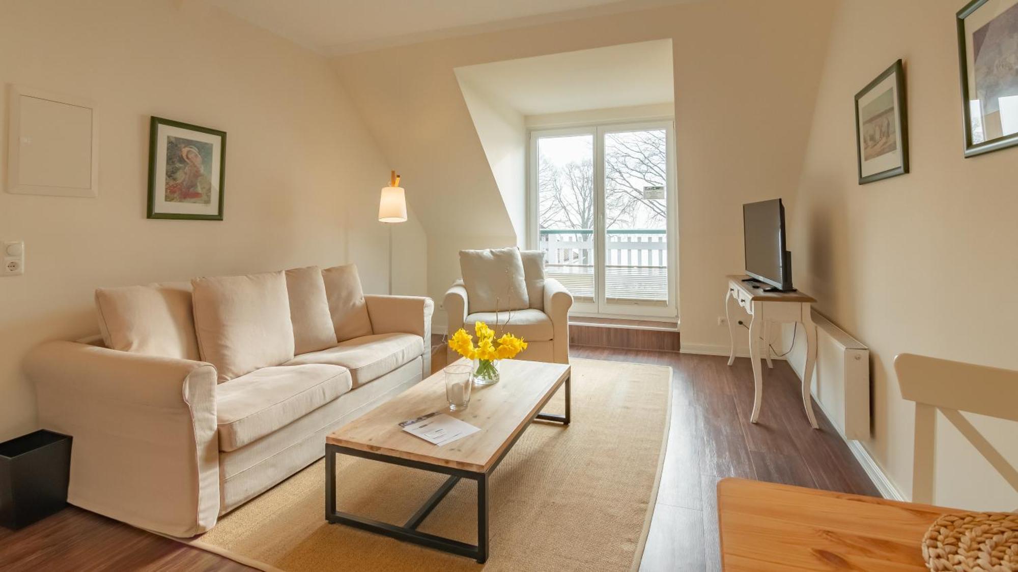 One-Bedroom Apartment with Balcony 8,1758301922:JPEG
