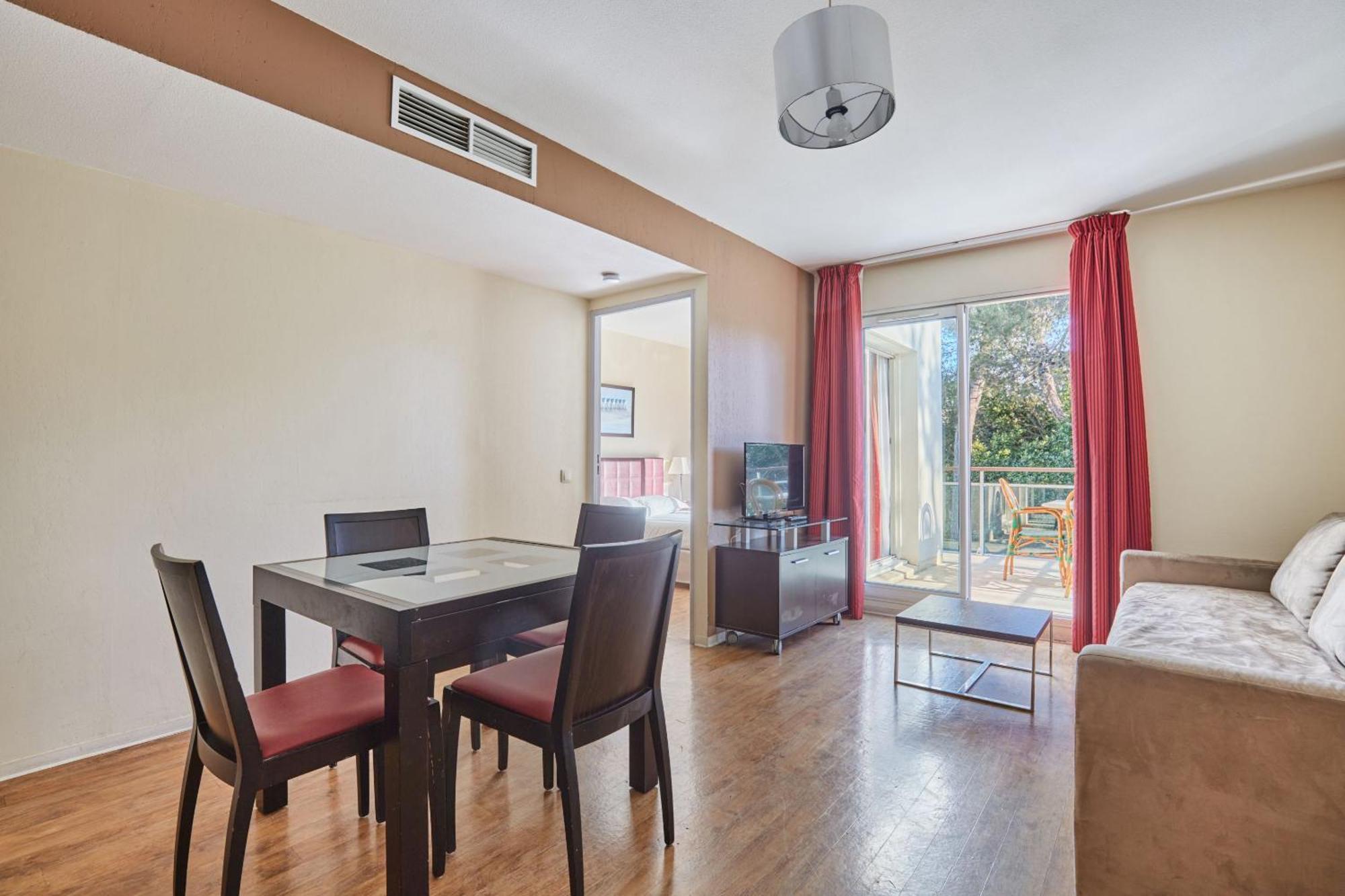 Superior Apartment mit 1 Schlafzimmer mit Balkon (4 Erwachsene)