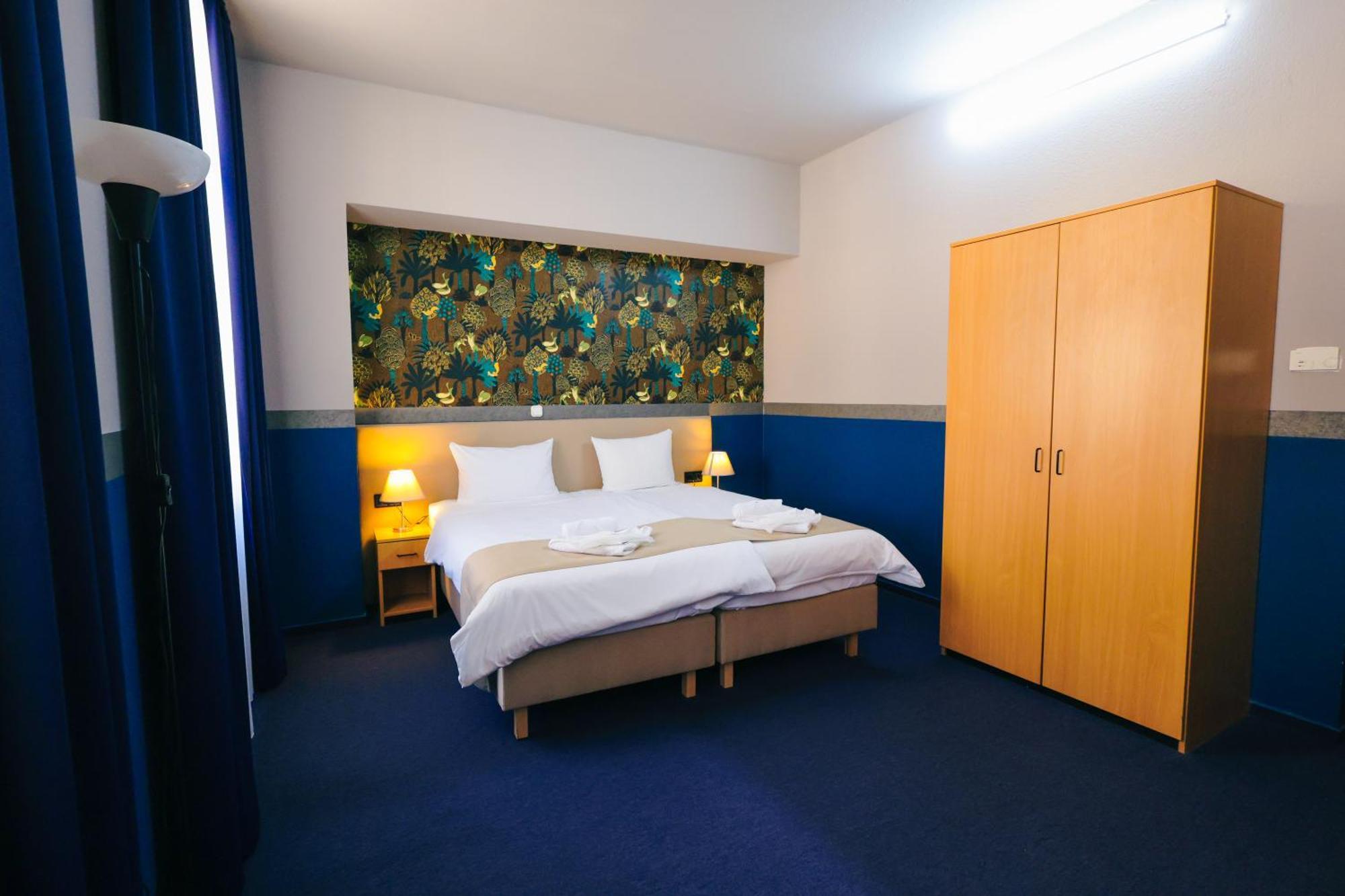 Double Room,1765213897:JPEG