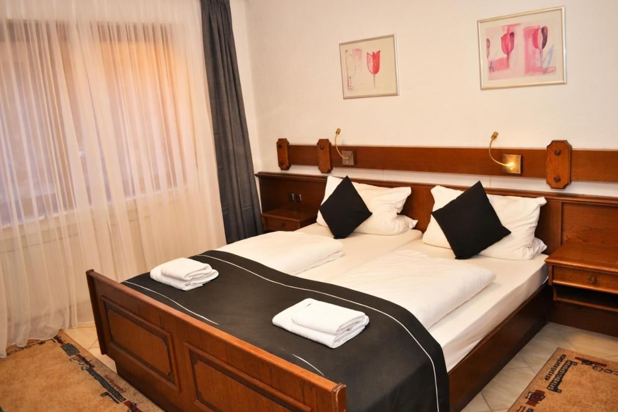 Basic Triple Room