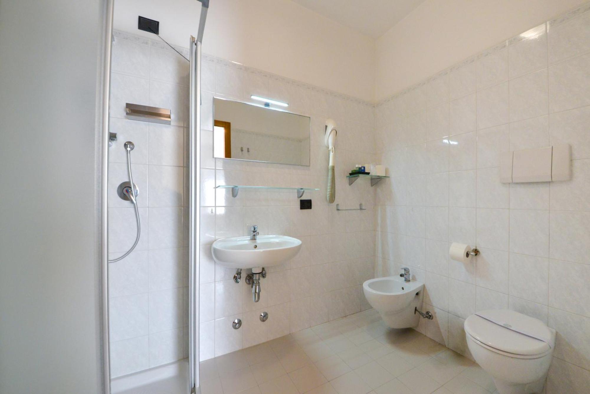 Triple Room,1765866355:JPEG