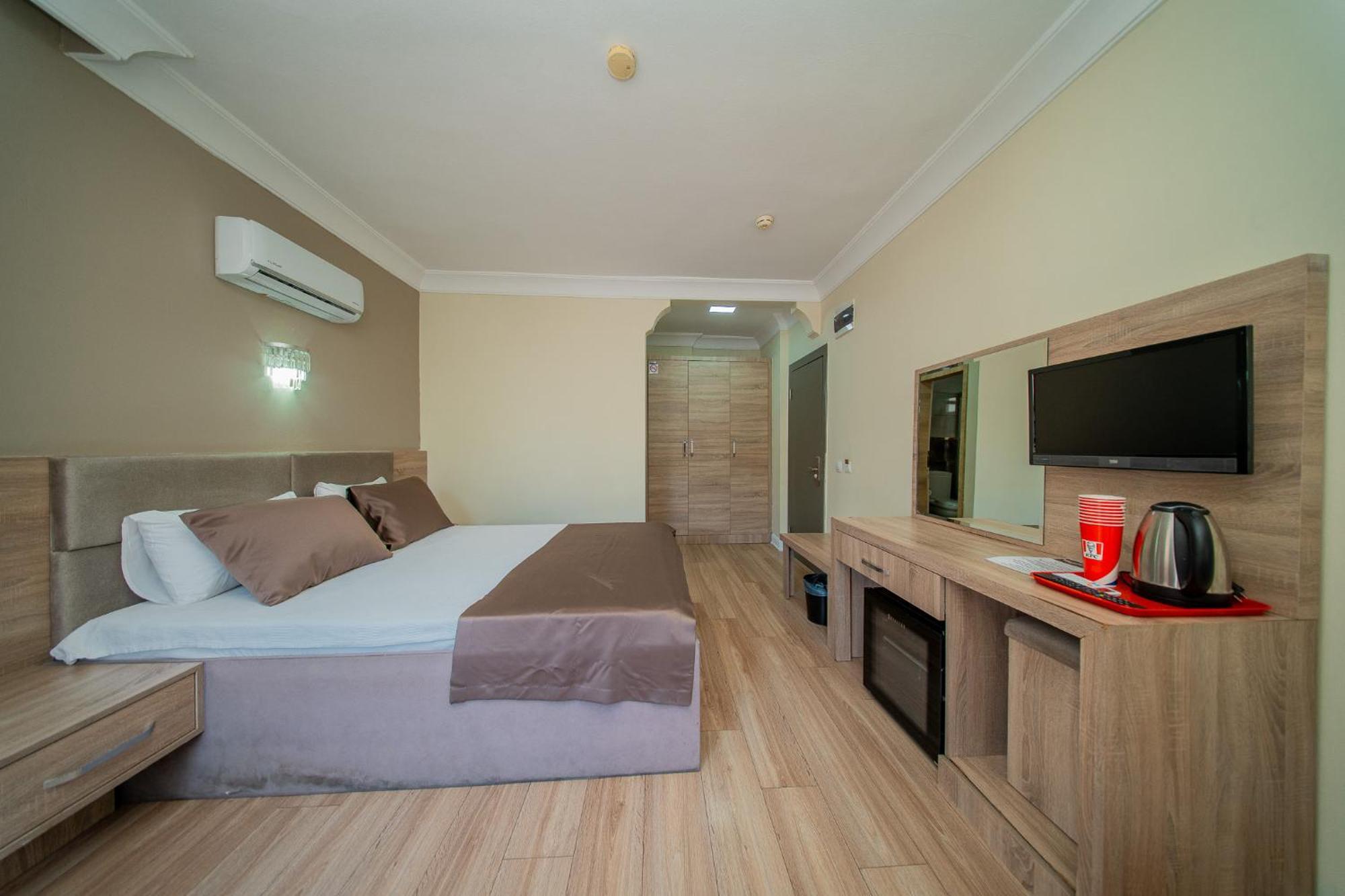 Double Room,1765844882:JPEG