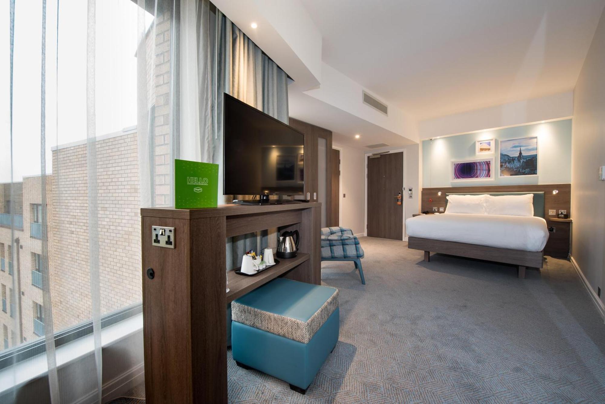 Queen Room Accessible