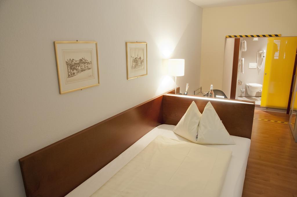 Standard Single Room,1028912317:JPEG