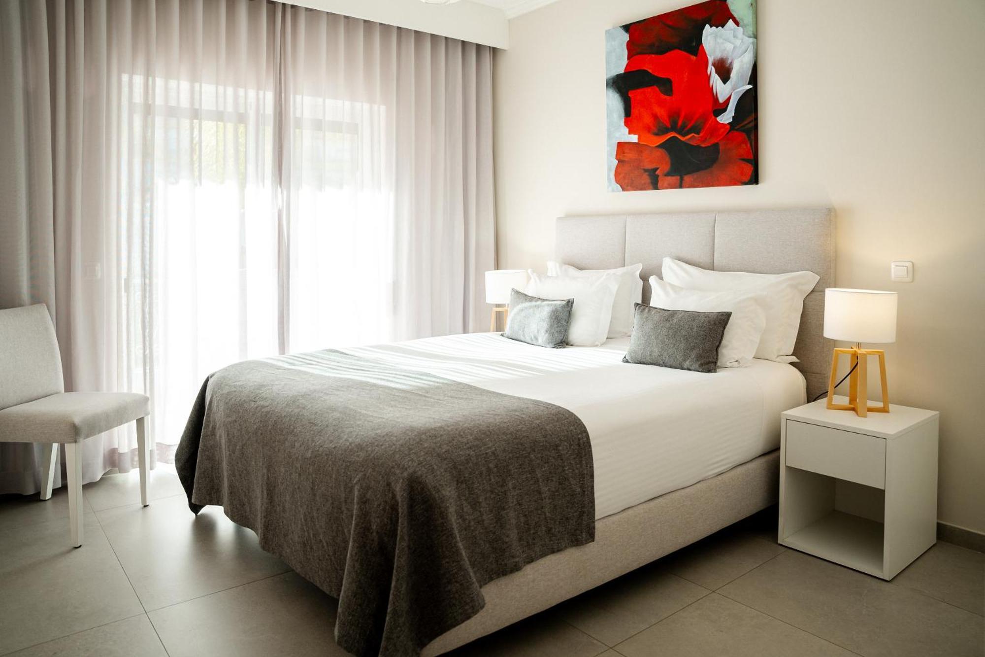 Apartment mit Poolblick