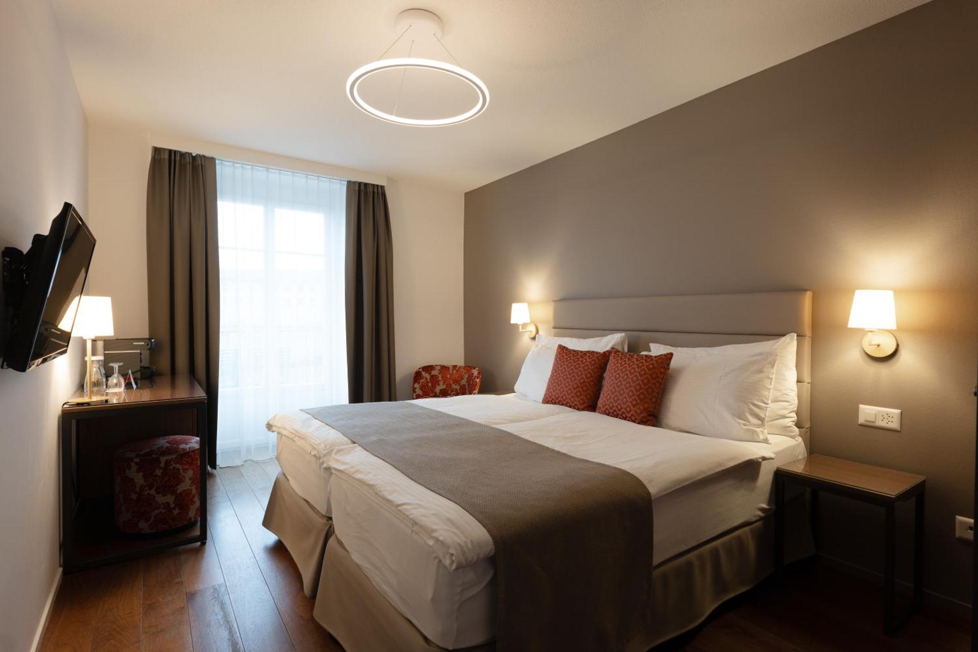 Double room city side 10m2