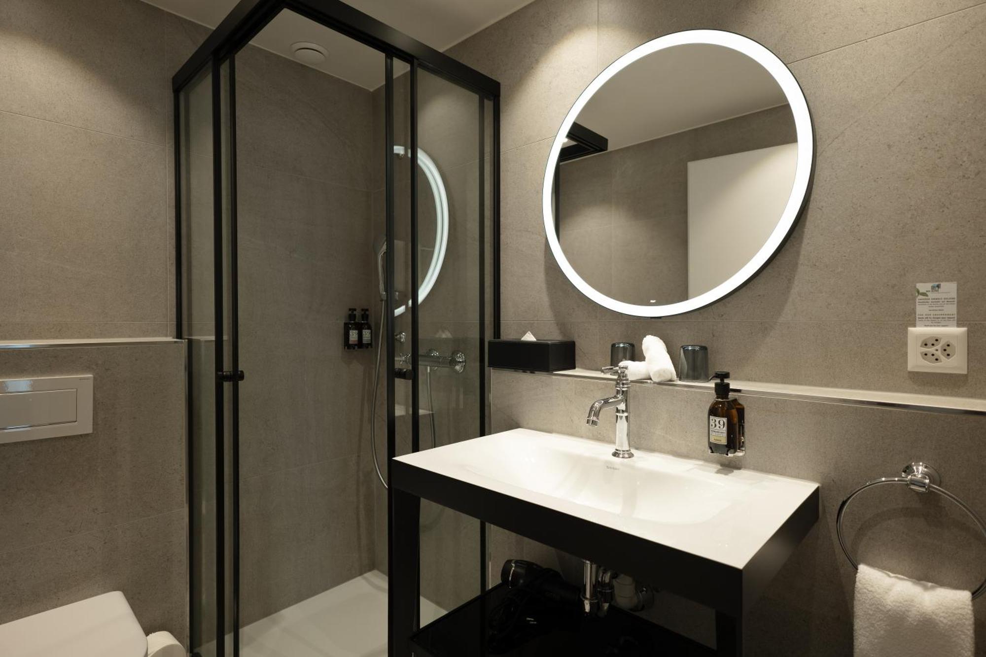 Double room city side 10m2