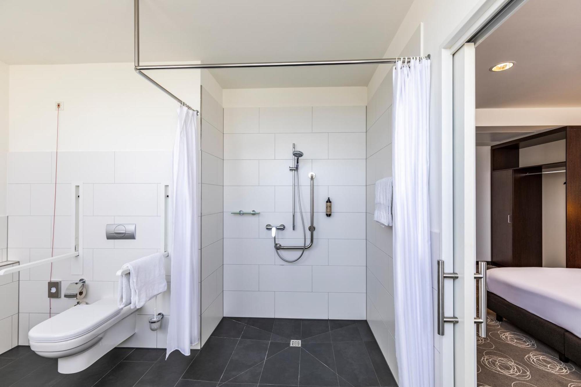 Zimmer mit Kingsize-Bett - barrierefrei