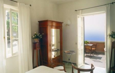 Doppelzimmer mit Balkon und Meerblick