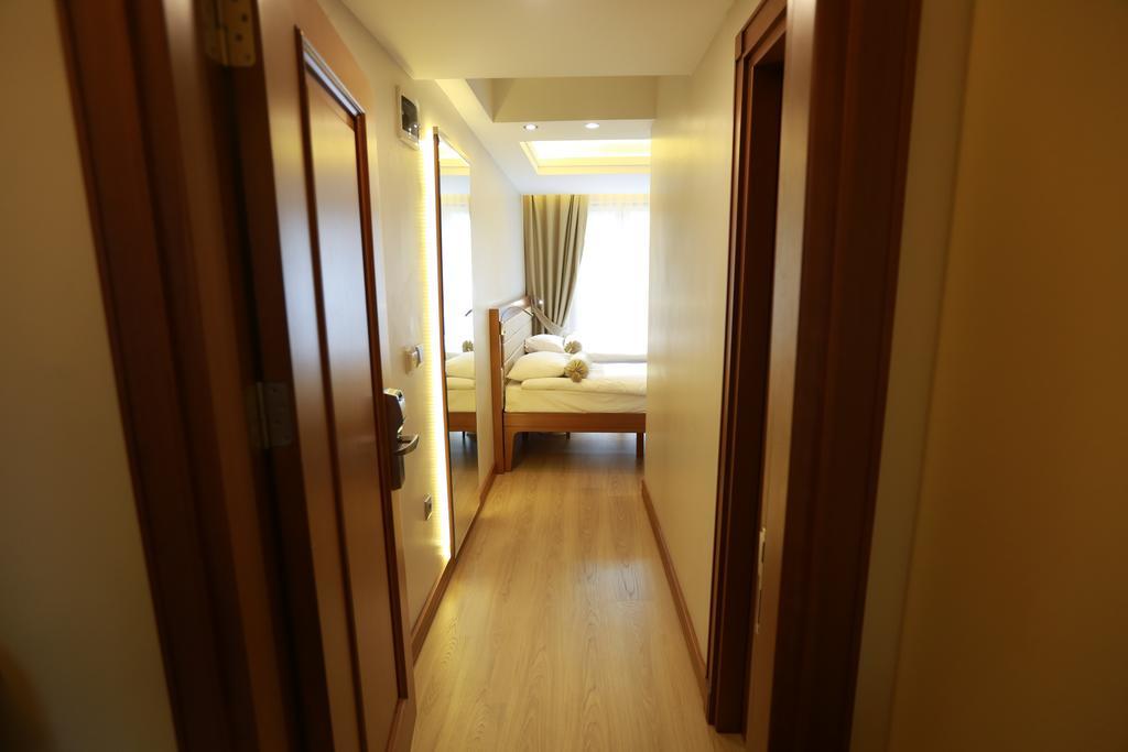Zimmer mit Verbindungstür