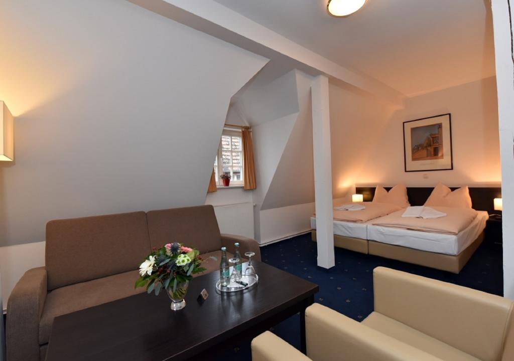 Standard Double Room,204313321:JPEG